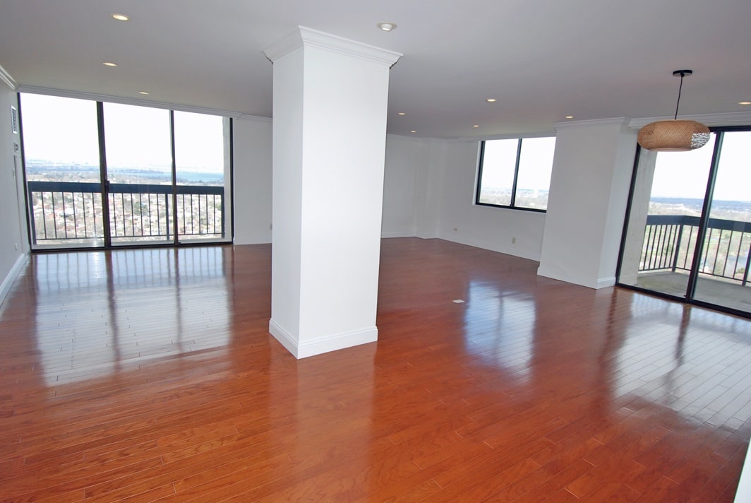 North Shore Towers Apt.