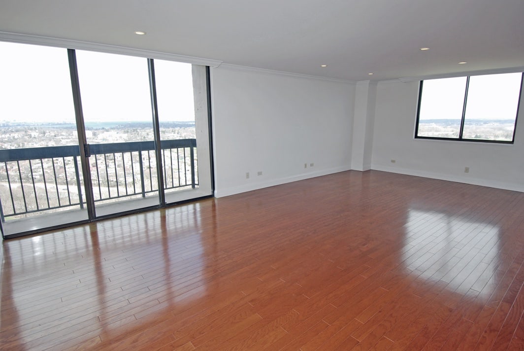 North Shore Towers Apt.