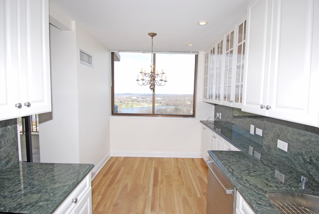 North Shore Towers Apt.