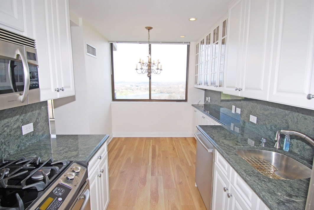 North Shore Towers Apt.