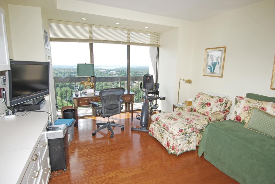 North Shore Towers Apartment