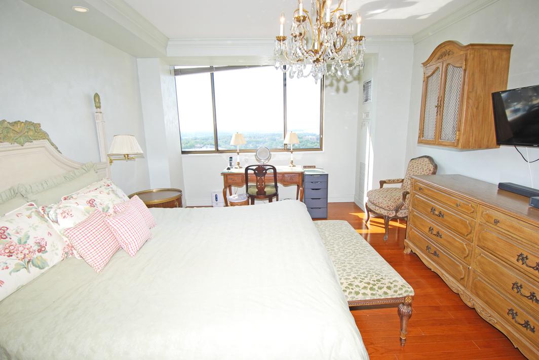 North Shore Towers Apartment