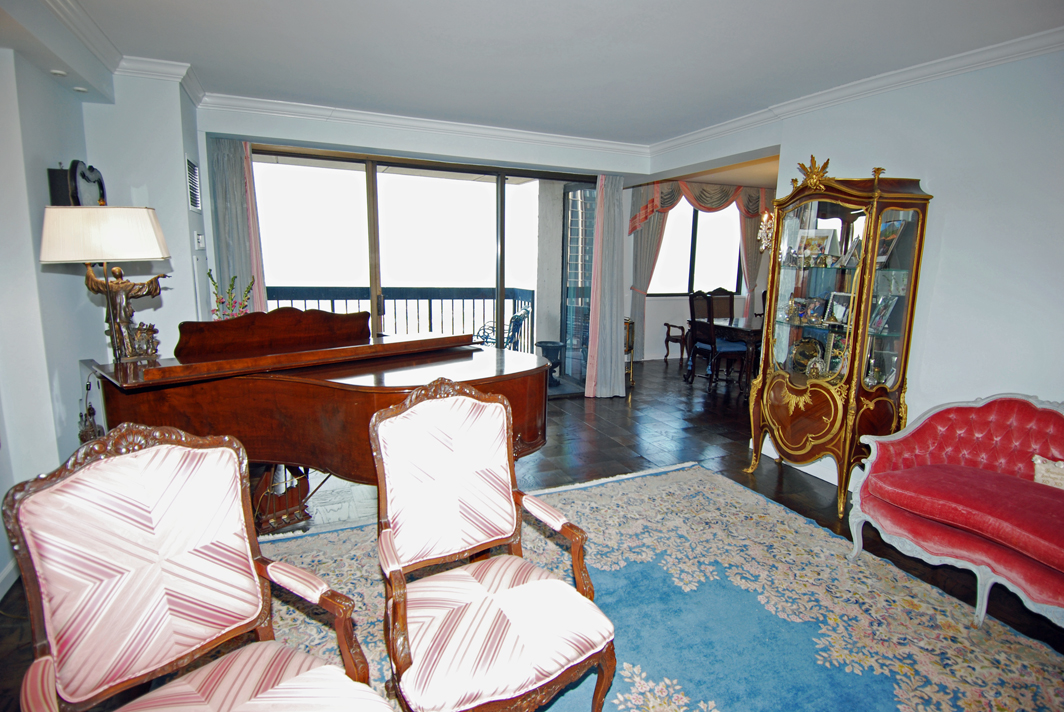 North Shore Towers Apartment