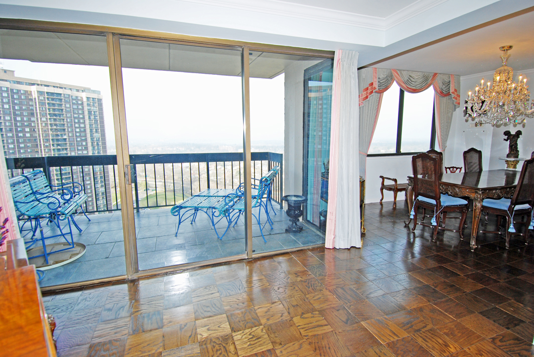 North Shore Towers Apartment