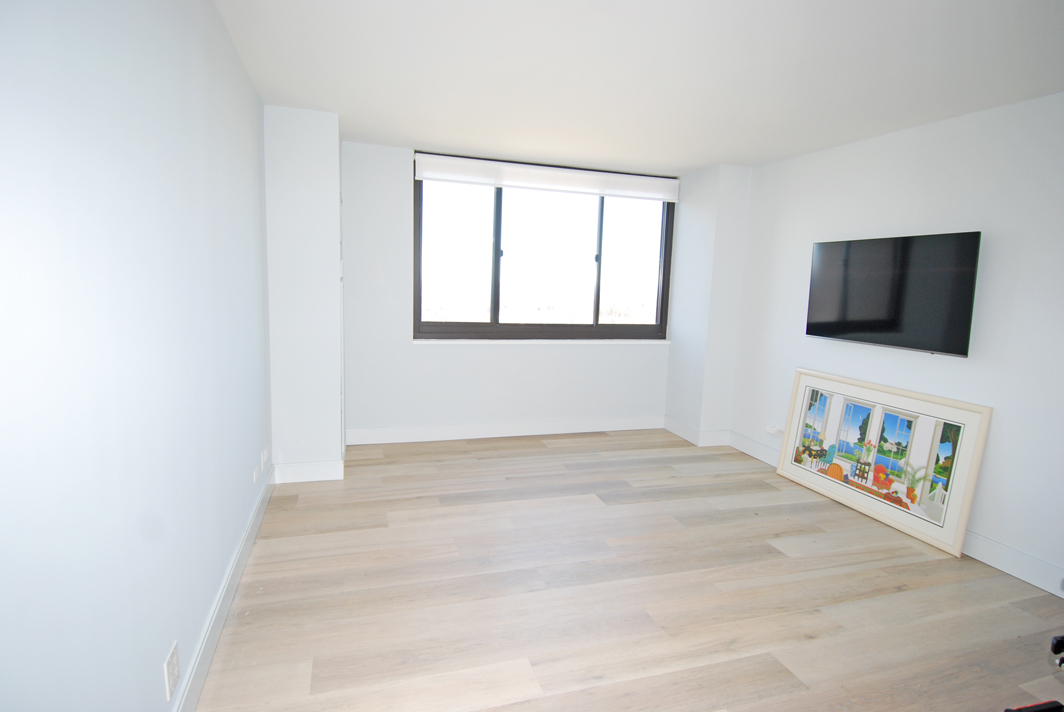 North Shore Towers Apartment