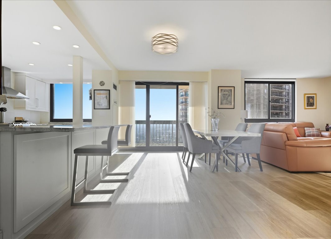 North Shore Towers Apt.