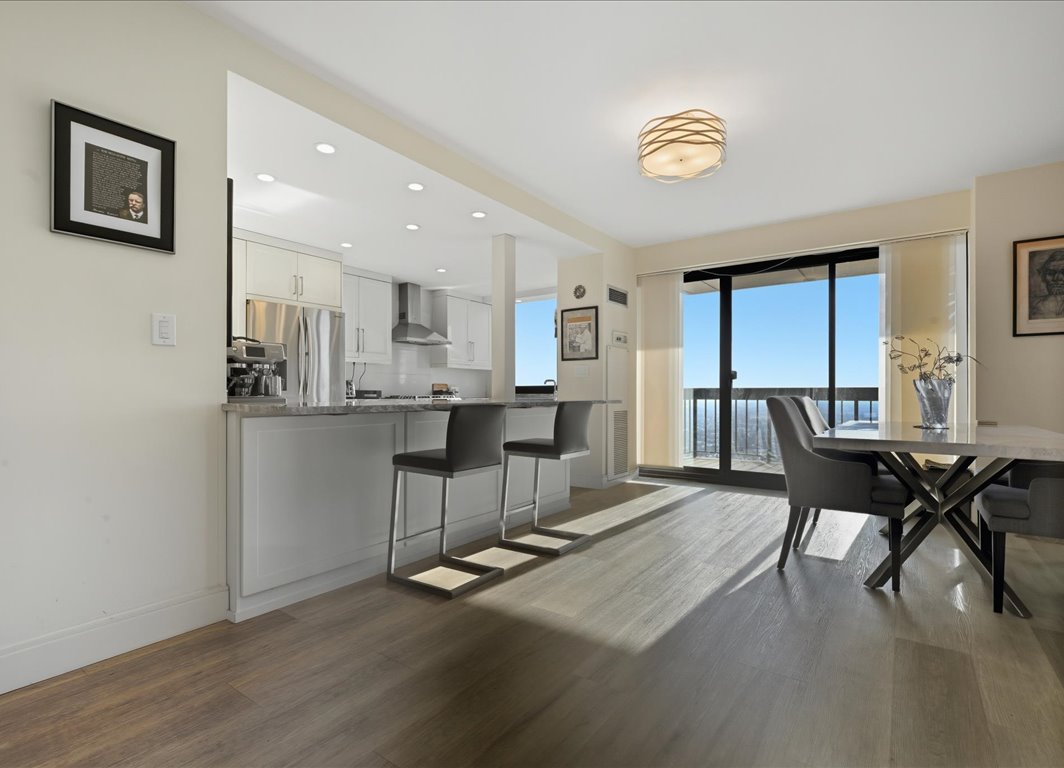 North Shore Towers Apt.