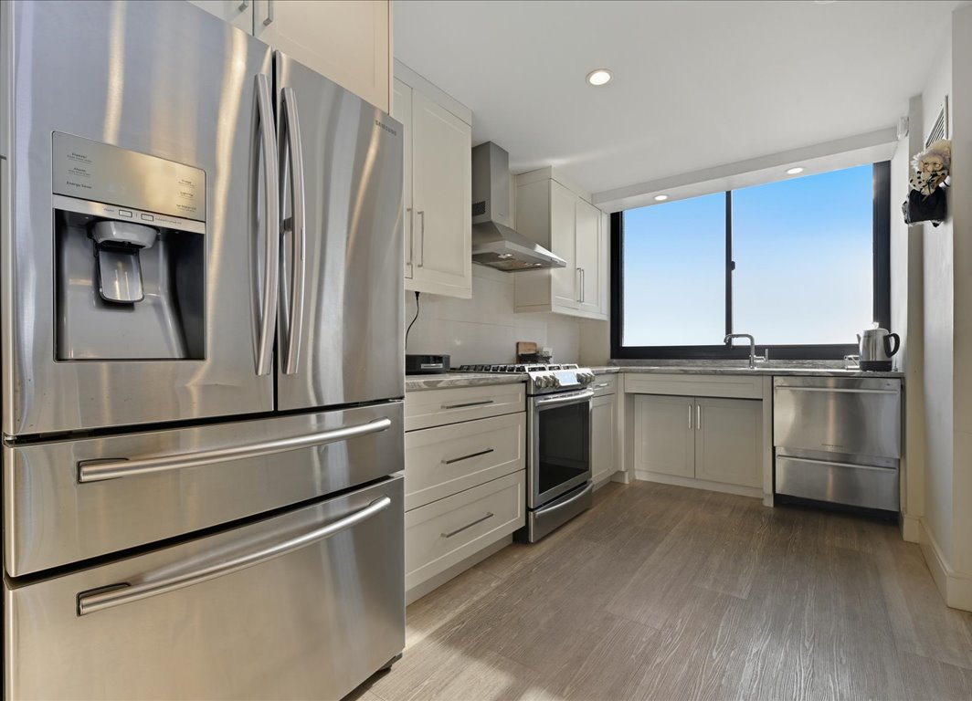 North Shore Towers Apt.