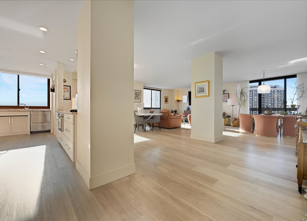 North Shore Towers Apt.