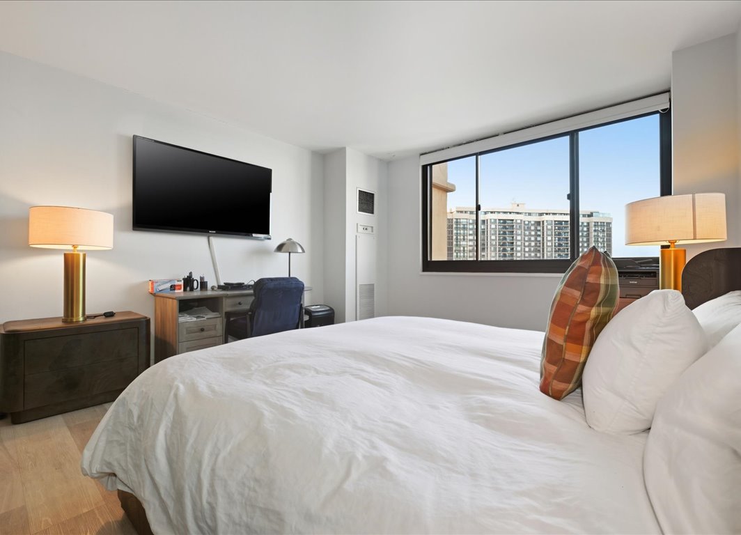 North Shore Towers Apt.