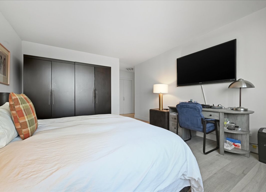 North Shore Towers Apt.