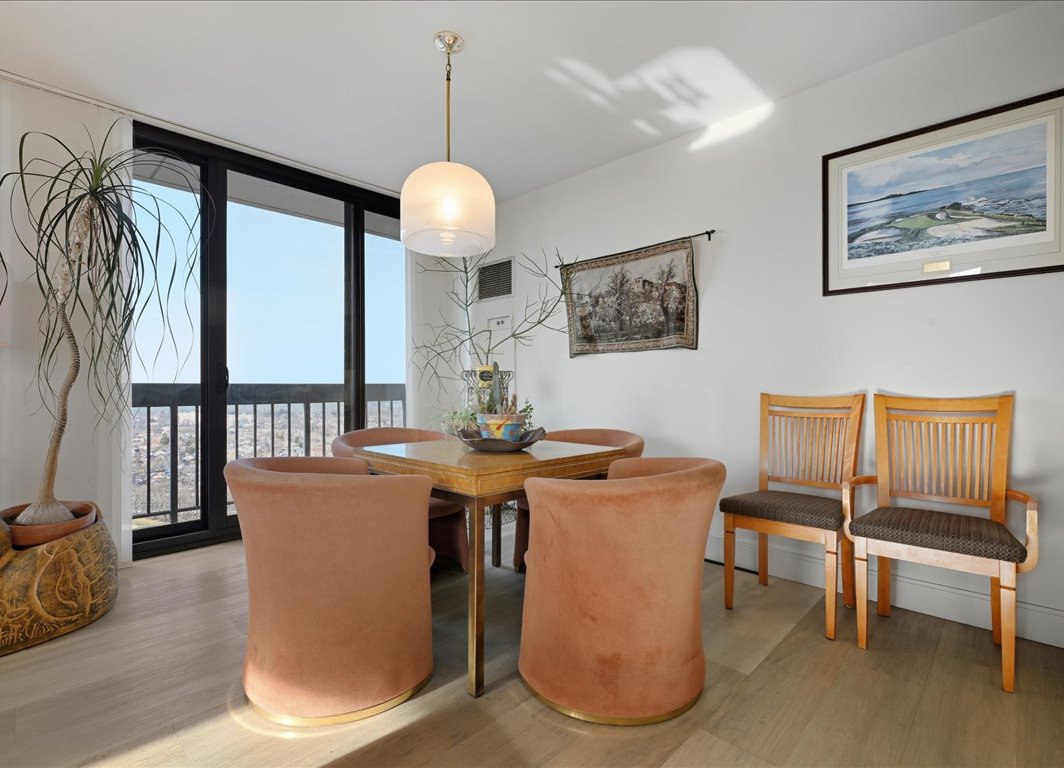 North Shore Towers Apt.