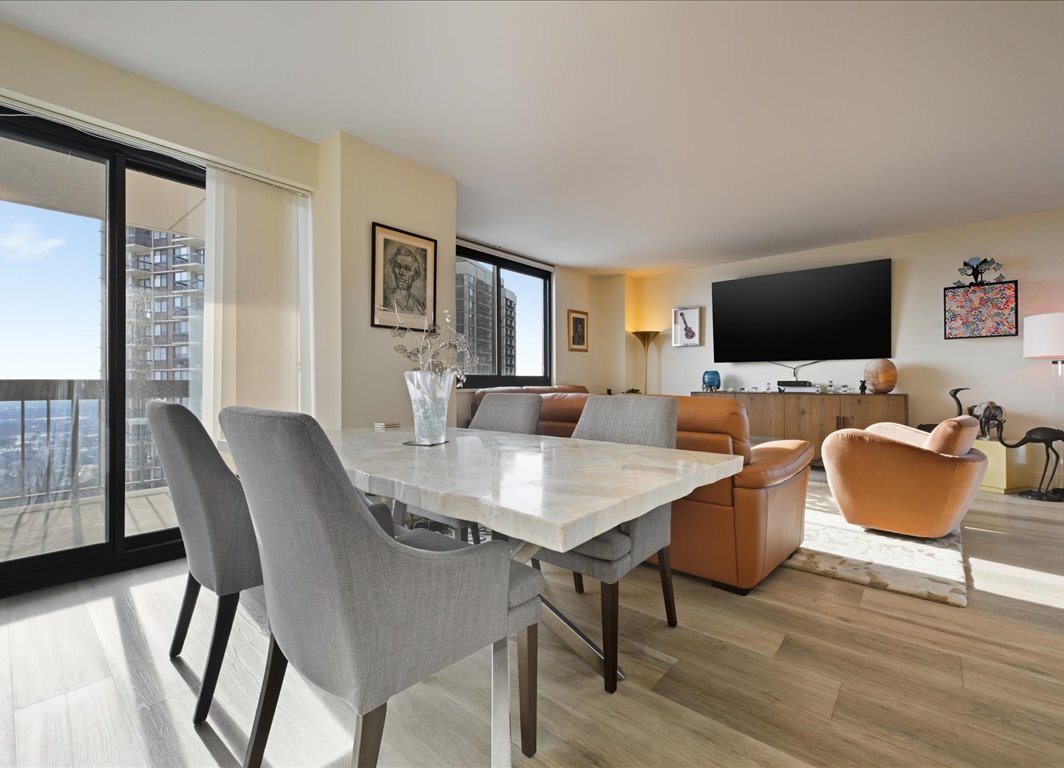 North Shore Towers Apt.