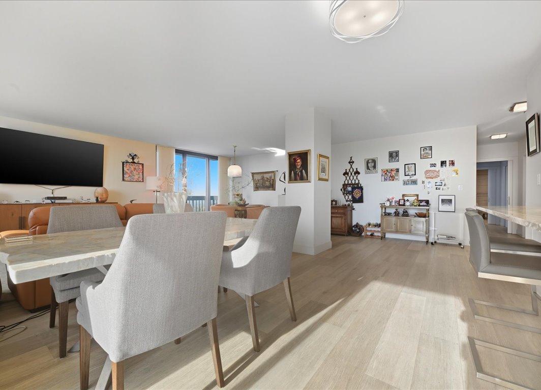 North Shore Towers Apt.