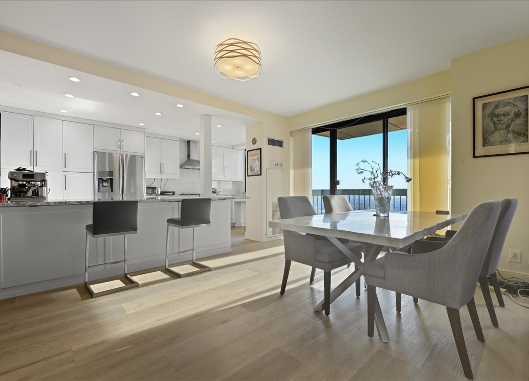 North Shore Towers Apt.