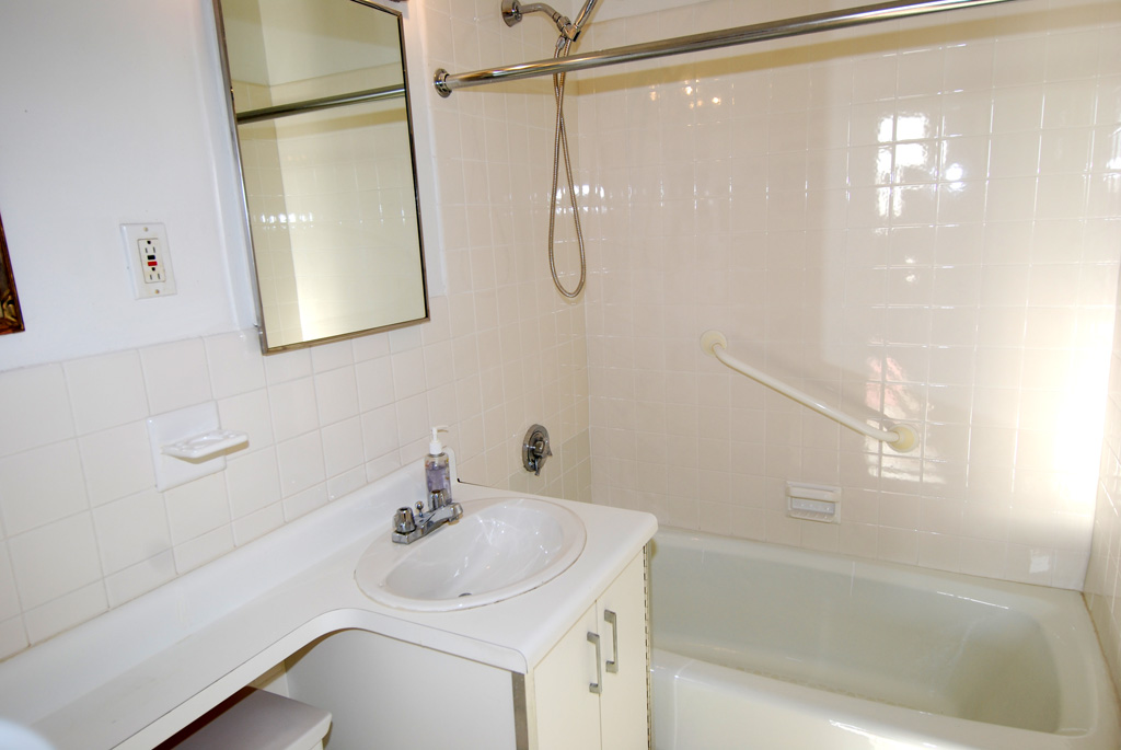 North Shore Towers 3 bedroom co-op