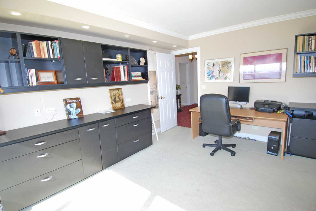 North Shore Towers Apartment