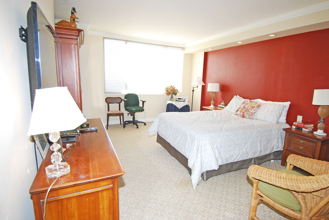 North Shore Towers Apartment