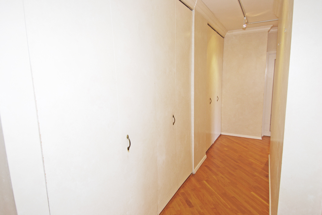 North Shore Towers Apartment