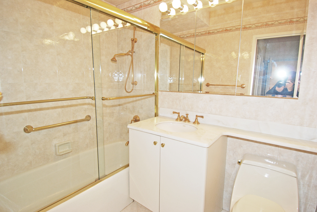 North Shore Towers Apartment