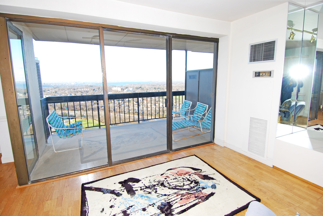 North Shore Towers Apartment