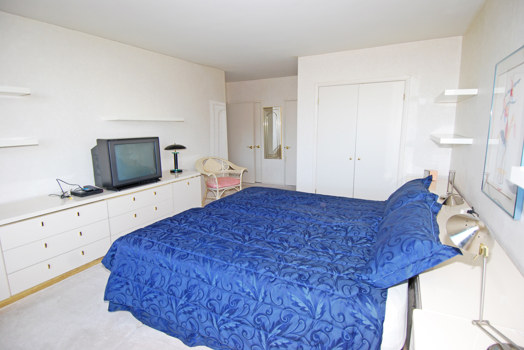 North Shore Towers Apartment