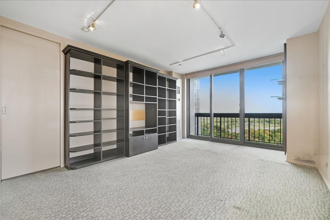 North Shore Towers Apt.