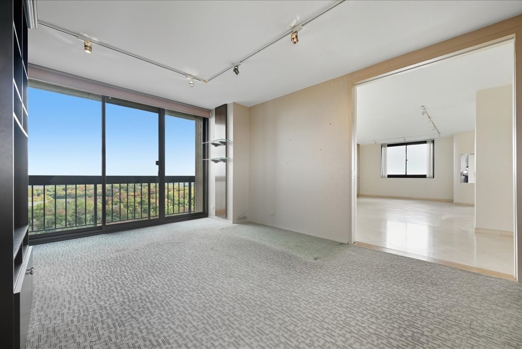 North Shore Towers Apt.