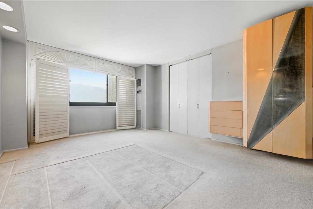 North Shore Towers Apt.