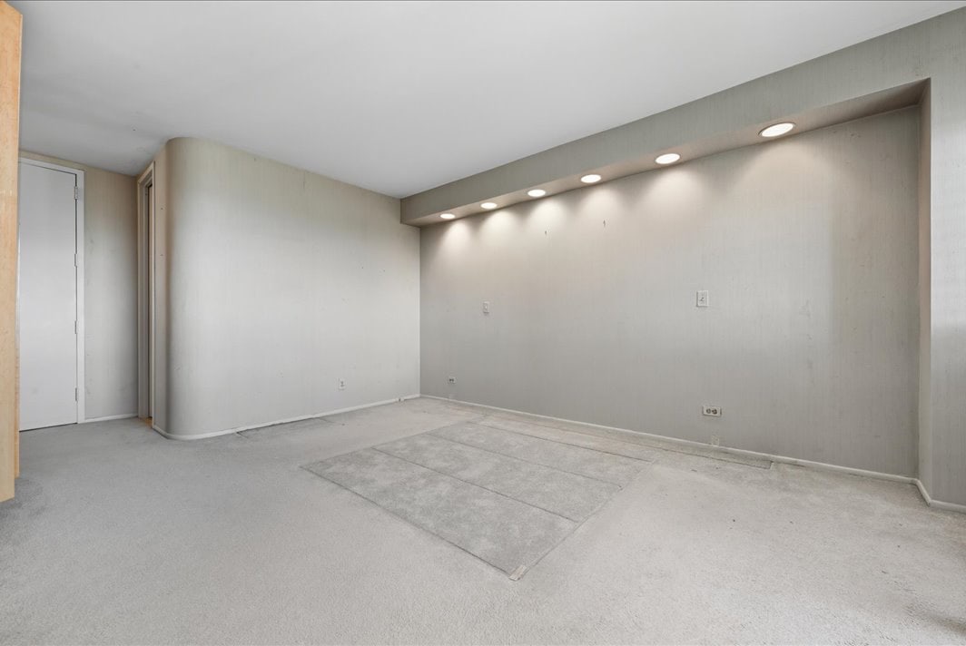 North Shore Towers Apt.