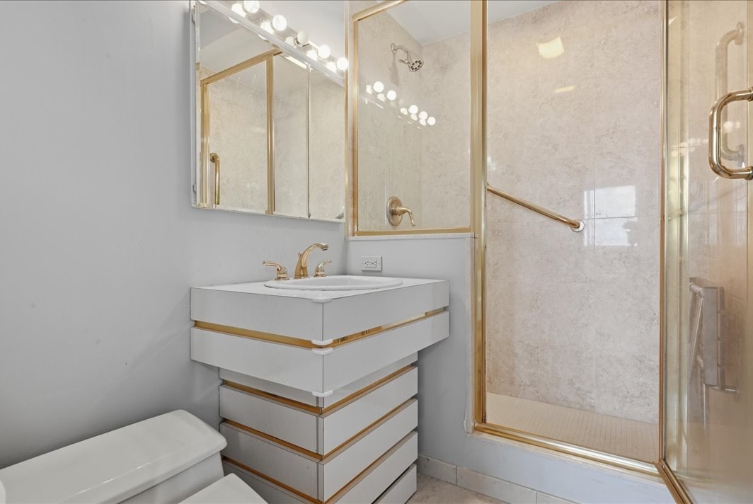 North Shore Towers Apt.