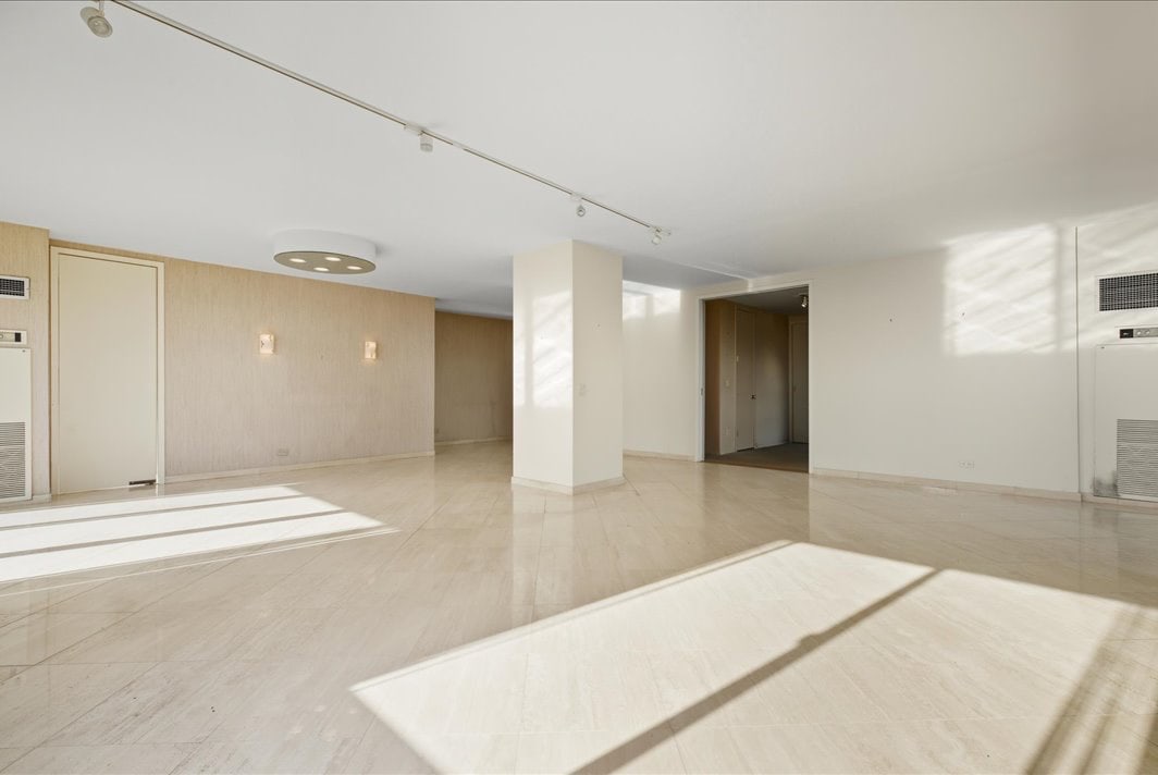 North Shore Towers Apt.