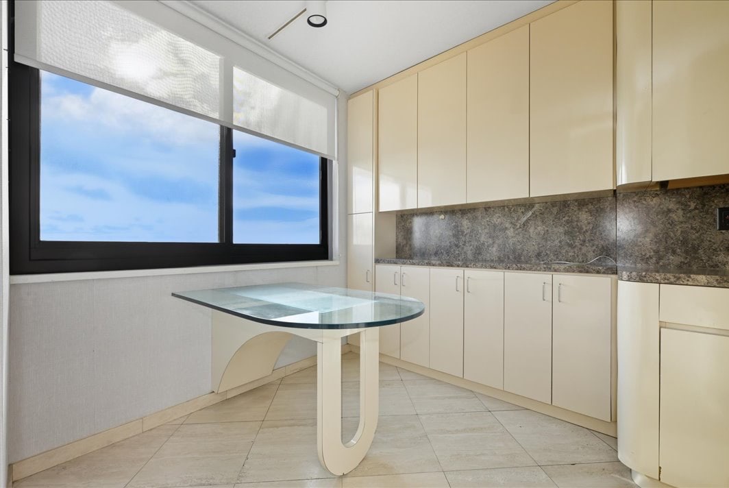 North Shore Towers Apt.