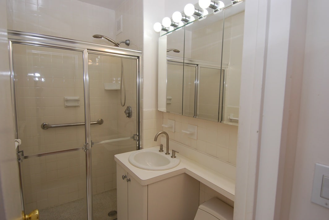 North Shore Towers Apt.