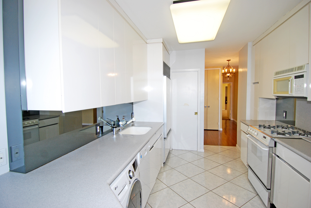 North Shore Towers Apartment