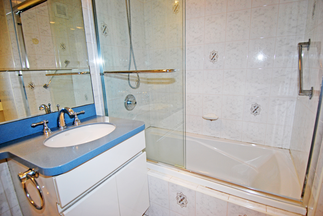 North Shore Towers Apartment