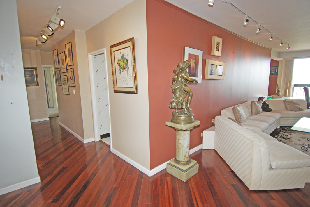 North Shore Towers Apartment