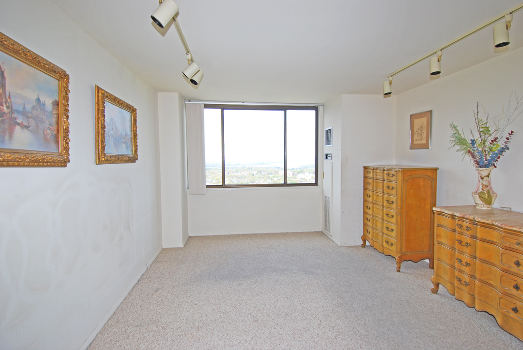 North Shore Towers Apartment