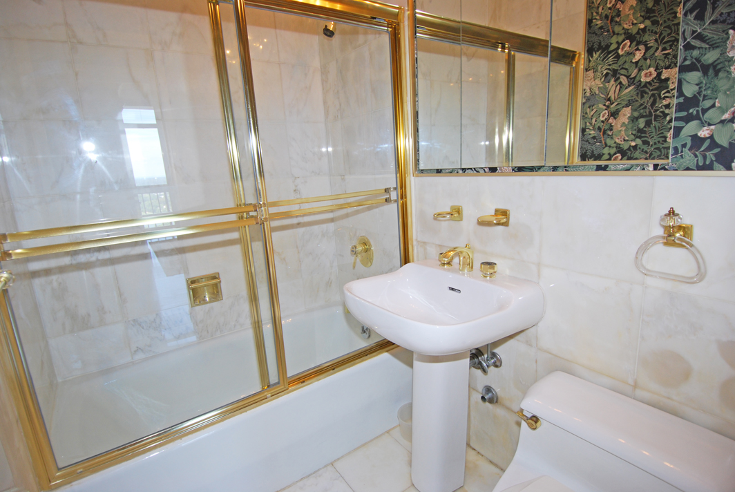 North Shore Towers Apartment