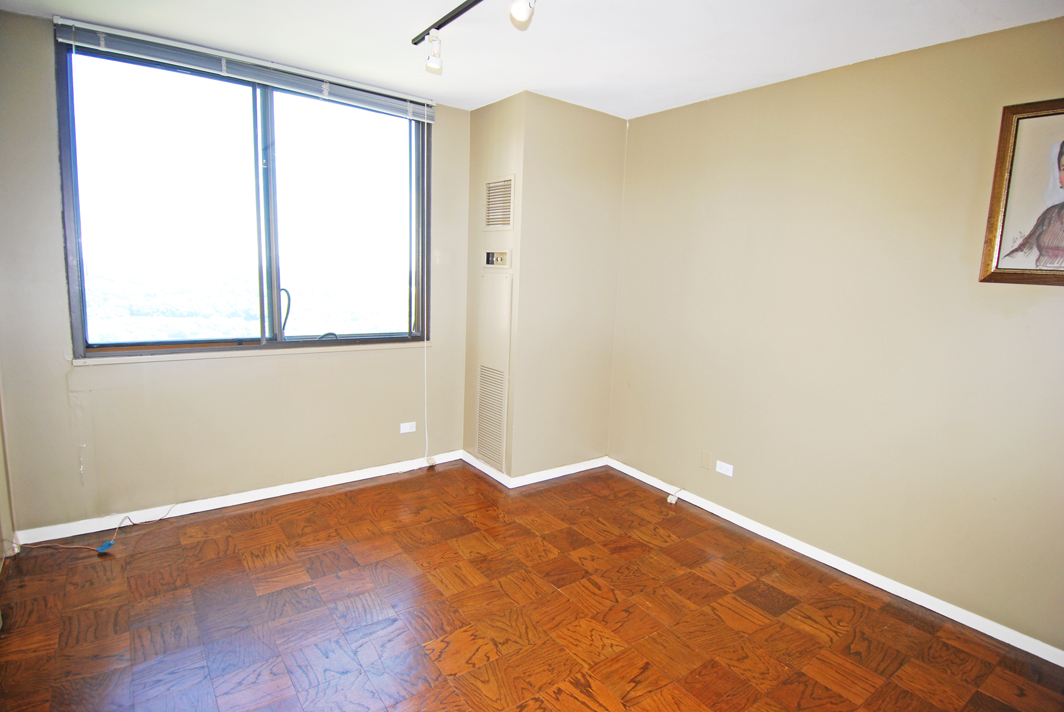 North Shore Towers Apartment