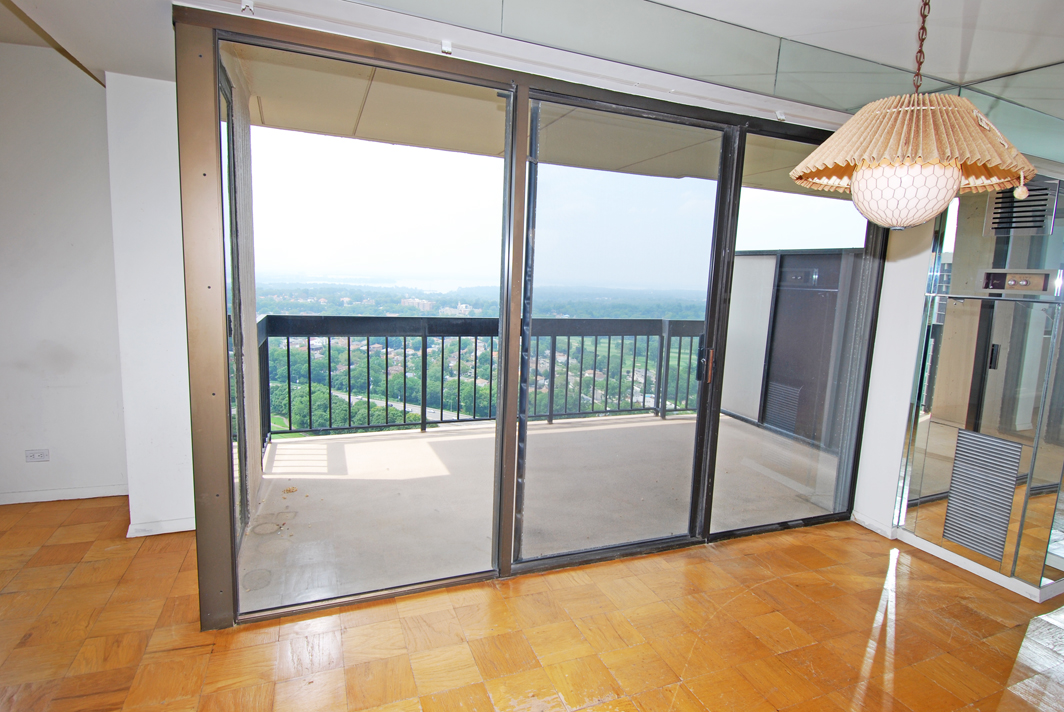 North Shore Towers Apartment