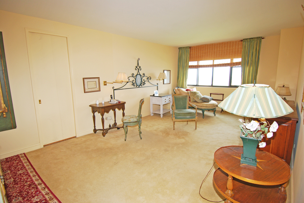 North Shore Towers Apartment