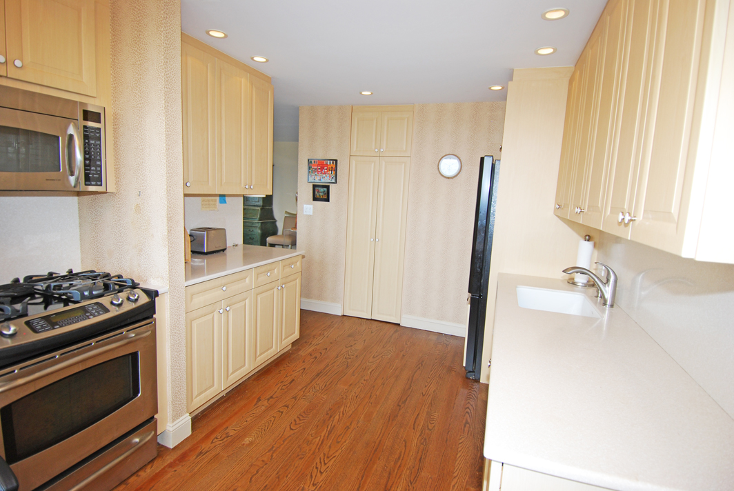 North Shore Towers Apartment