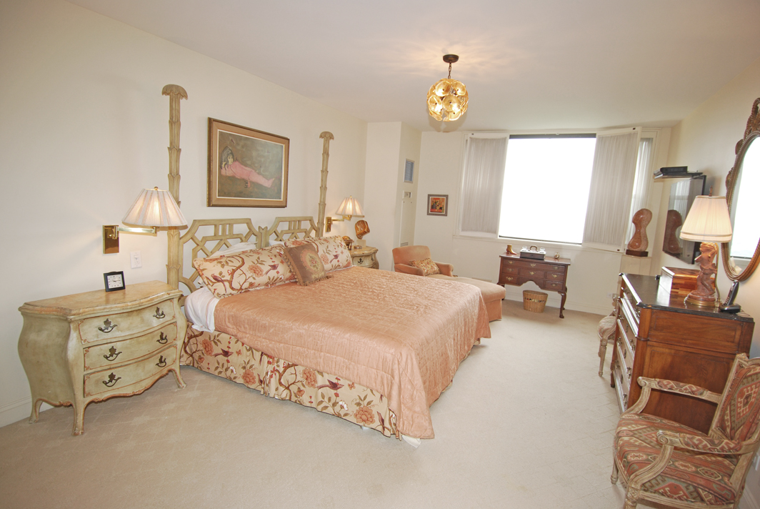 North Shore Towers Apartment