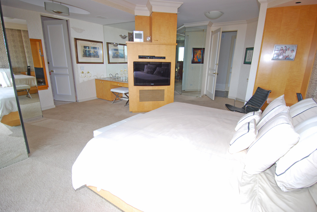 North Shore Towers Penthouse