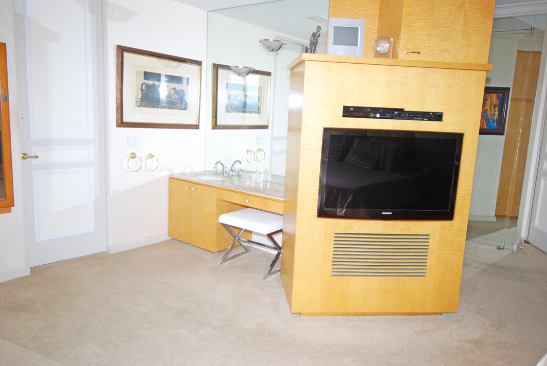 North Shore Towers Penthouse