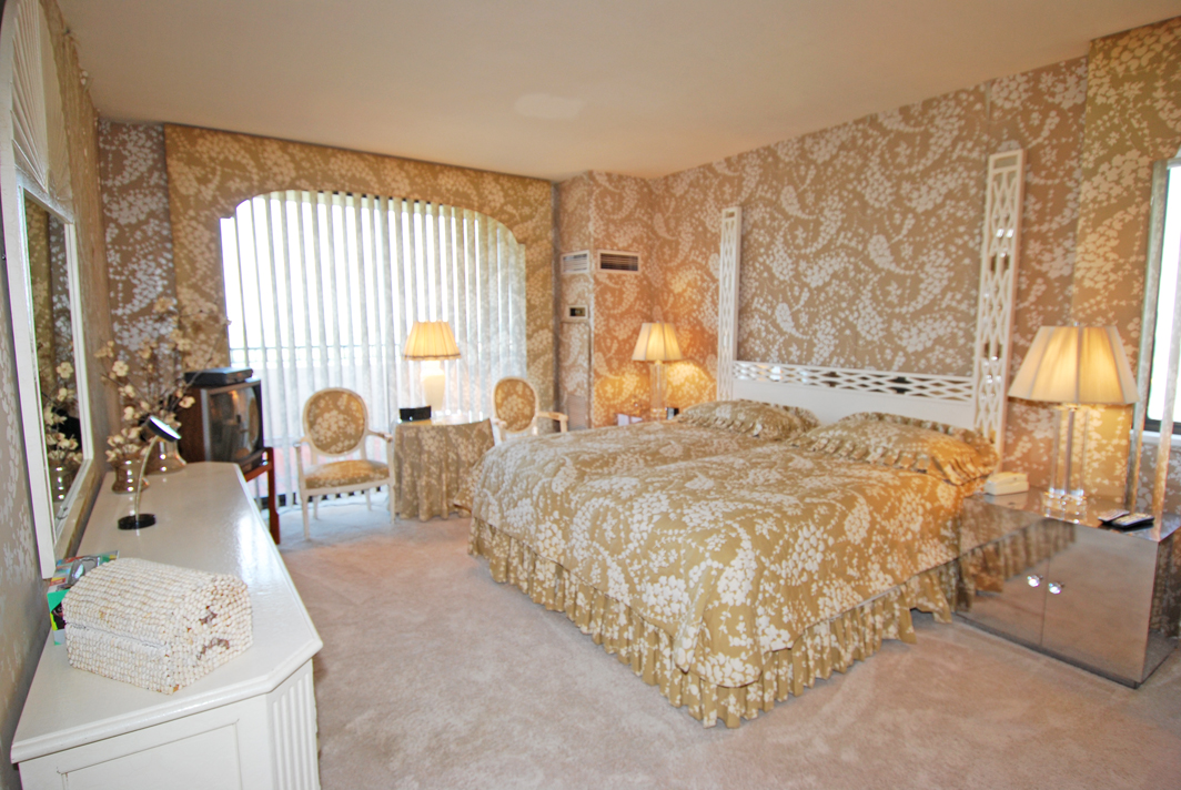 North Shore Towers Penthouse