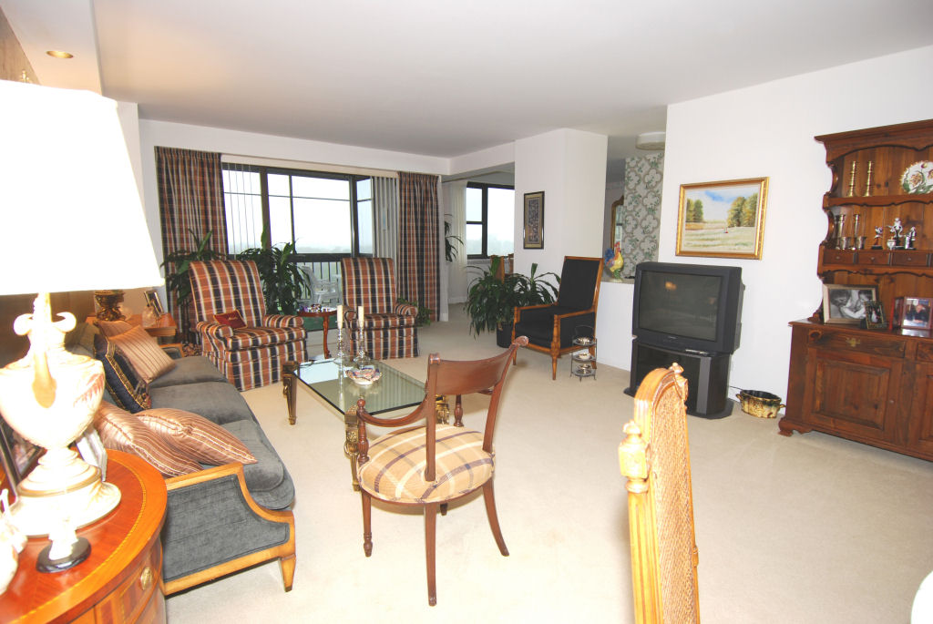 North Shore Towers Apt.
