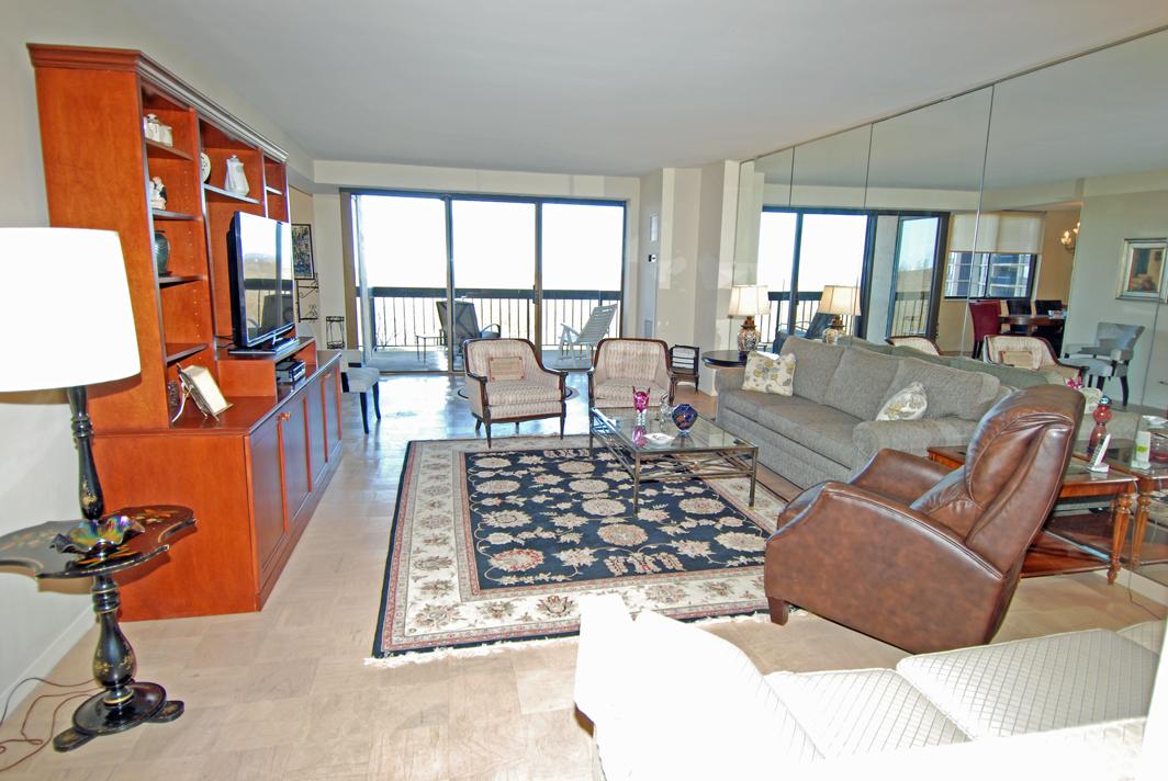 North Shore Towers Apartment