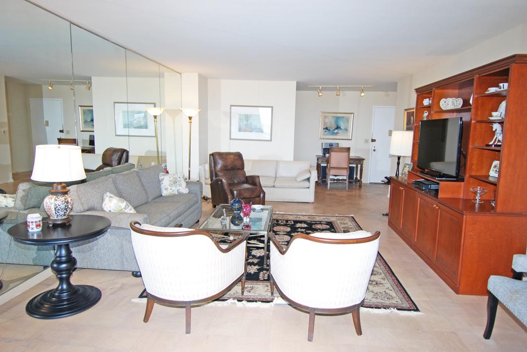 North Shore Towers Apartment